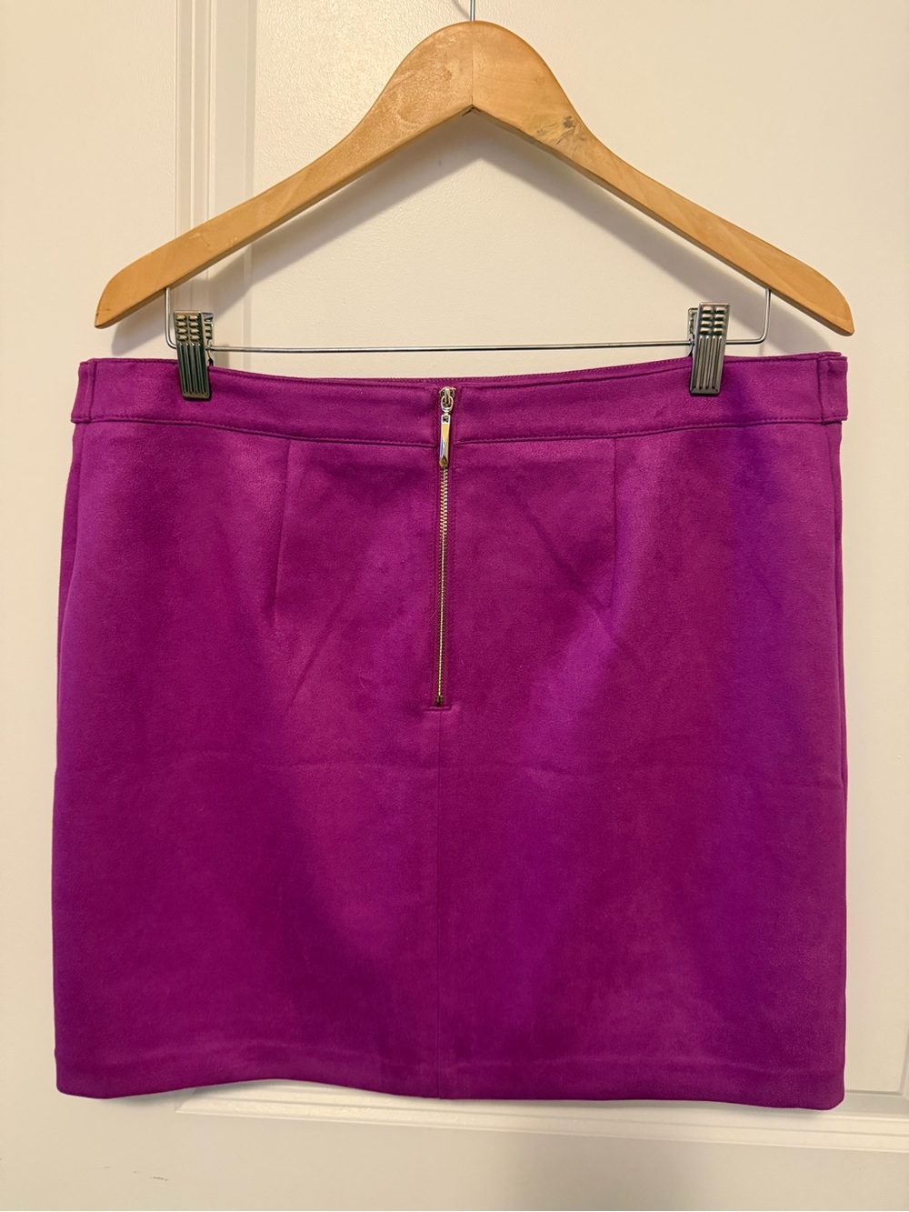 White House Black Market Fuchsia Double-Breasted Blazer w matching skirt. - Picture 11 of 14
